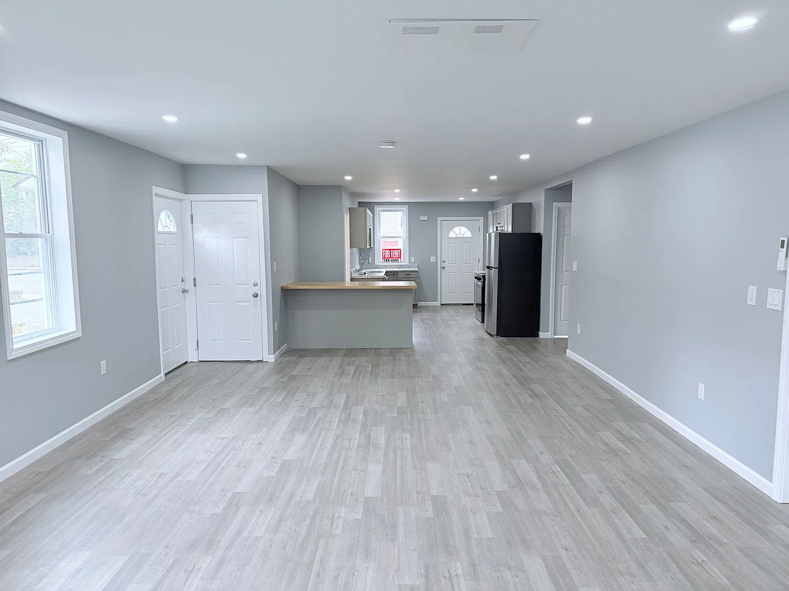 3 bed, 1250 sqft, $2,150 — Photo 2