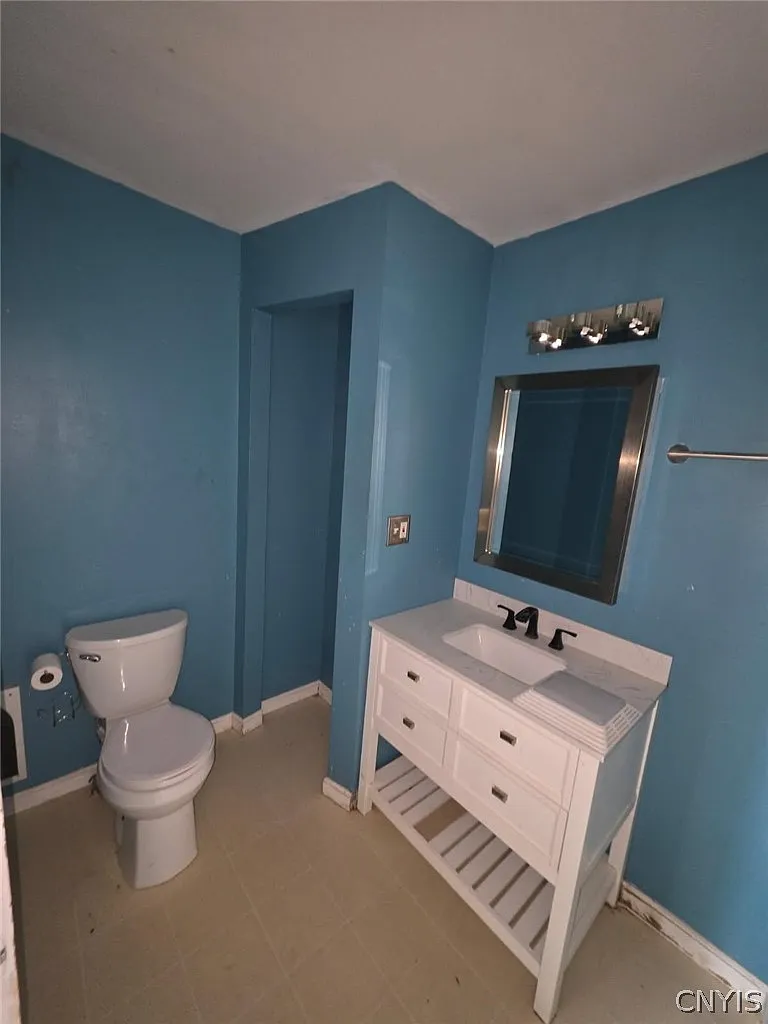 2 bed, 1.0 bath, 2776 sqft, $1,200 — Photo 4