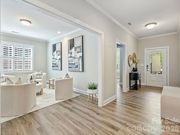 4th image of 531 Trillium Way
