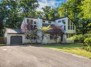 1252 Lace Dr, East Stroudsburg, PA