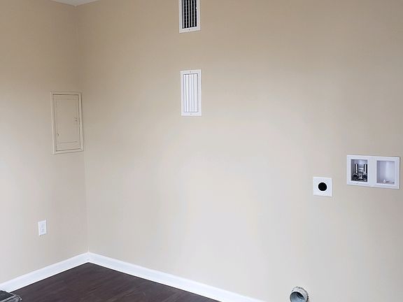 3rd image of 117 N Claire Dr