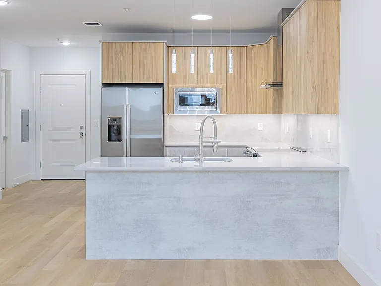 8800 John F. Kennedy Blvd — Photo 16