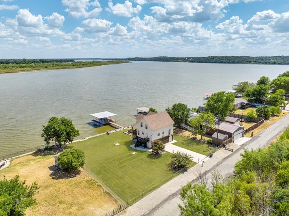 5901 Parkside Ct, Granbury, TX 76048