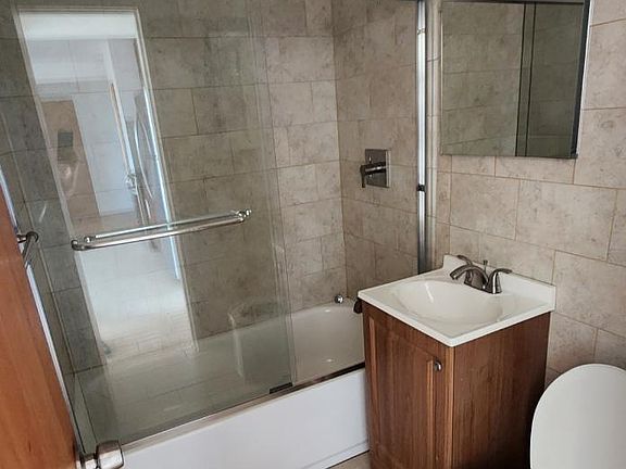 3rd image of 150 Bruce Ave #5B