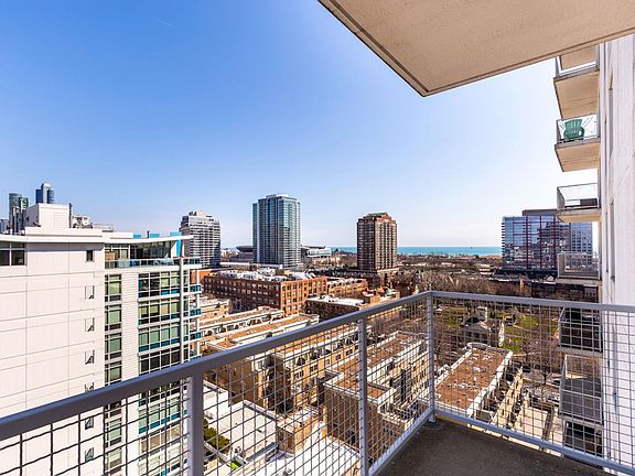 2nd image of 1845 S Michigan Ave Unit 1601