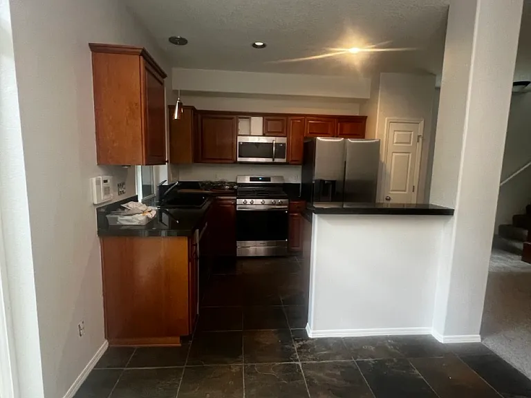 1022 SE Bacarra St — Photo 2