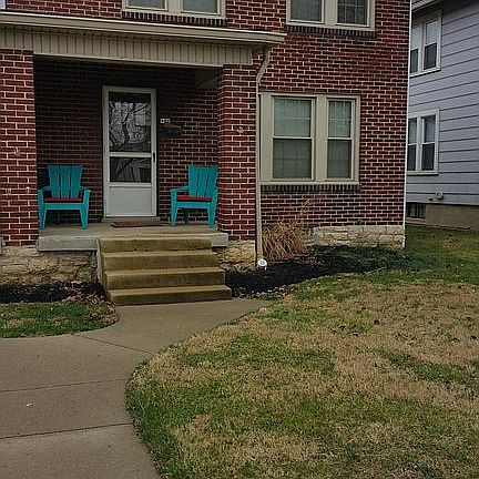 End unit with front porch!
