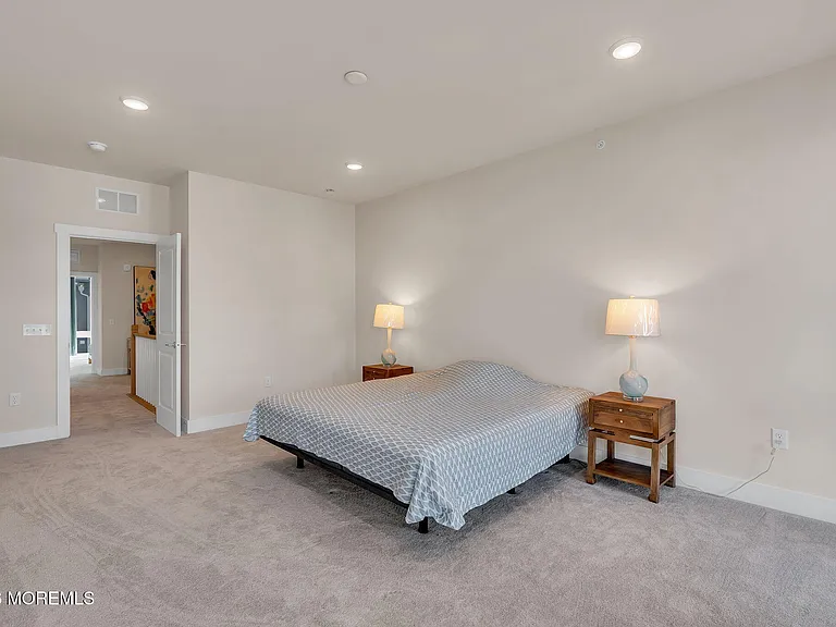 1403 N Kingsley St #210 — Photo 25