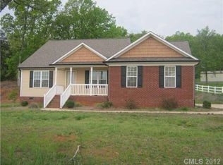 320 Robinson Rd, Mount Holly, NC 28120