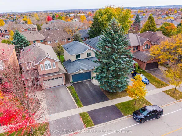 443 Carruthers Ave, Newmarket, ON L3X 2C1