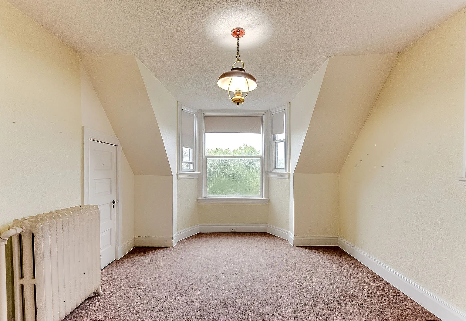 4 bed, $2,200 — Photo 4