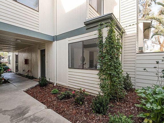 2nd image of 10550 Sunland Blvd Unit 3