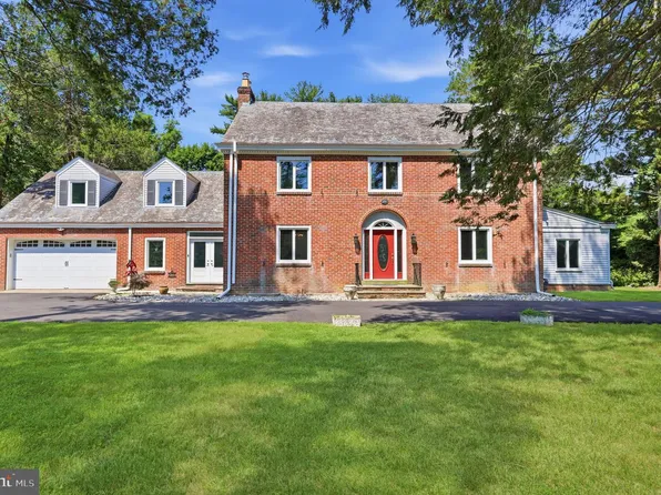 2007 Makefield Rd, Yardley, PA 19067