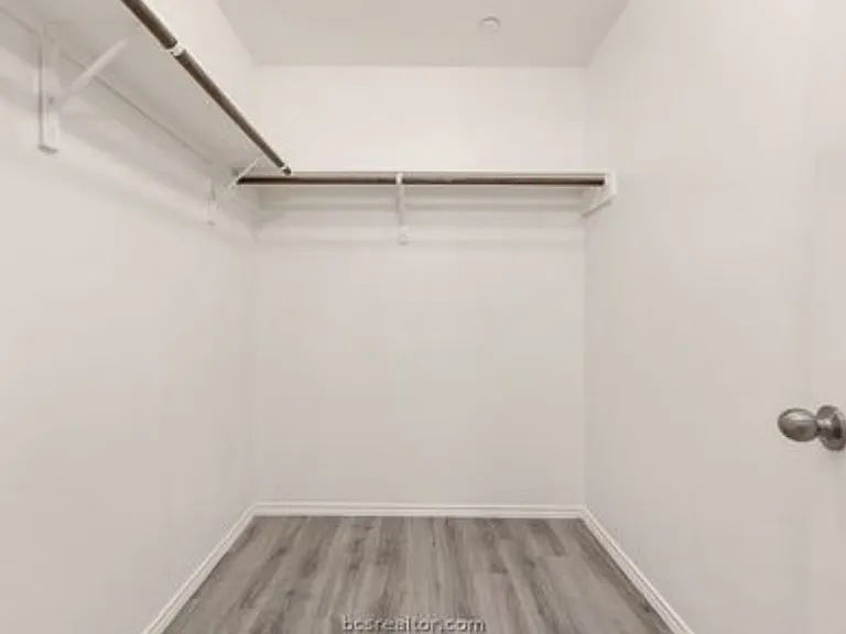 2128 Mossy Creek Ct — Photo 3