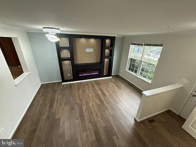 3 bed, 3.5 bath, 2320 sqft, $2,200 — Photo 3