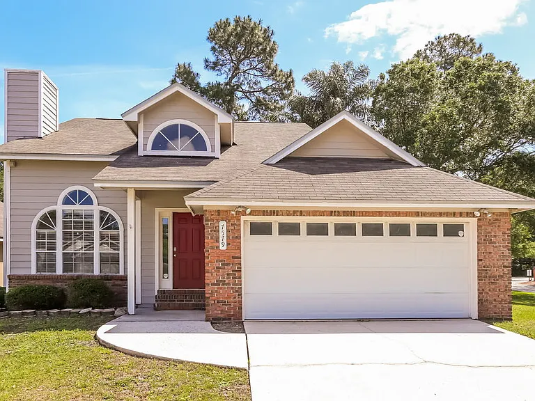 7579 Sugar Bay Ln — Photo 1