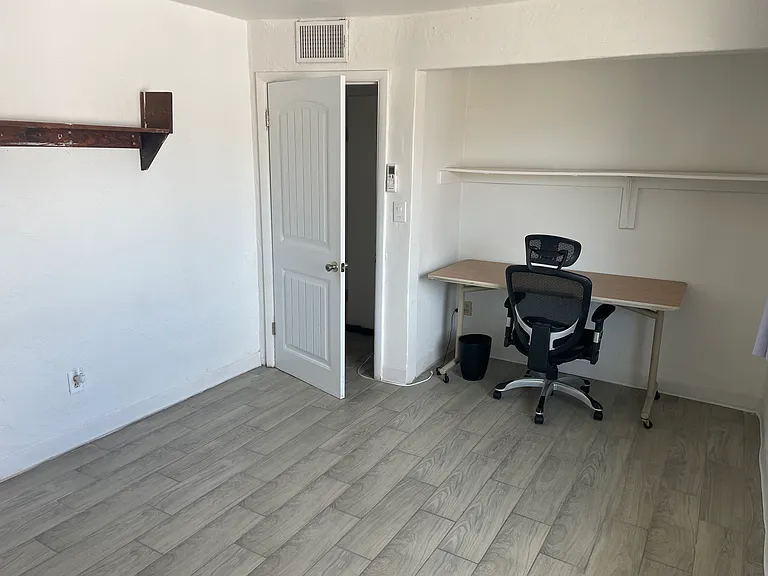 902 E Prince Rd #2 — Photo 12
