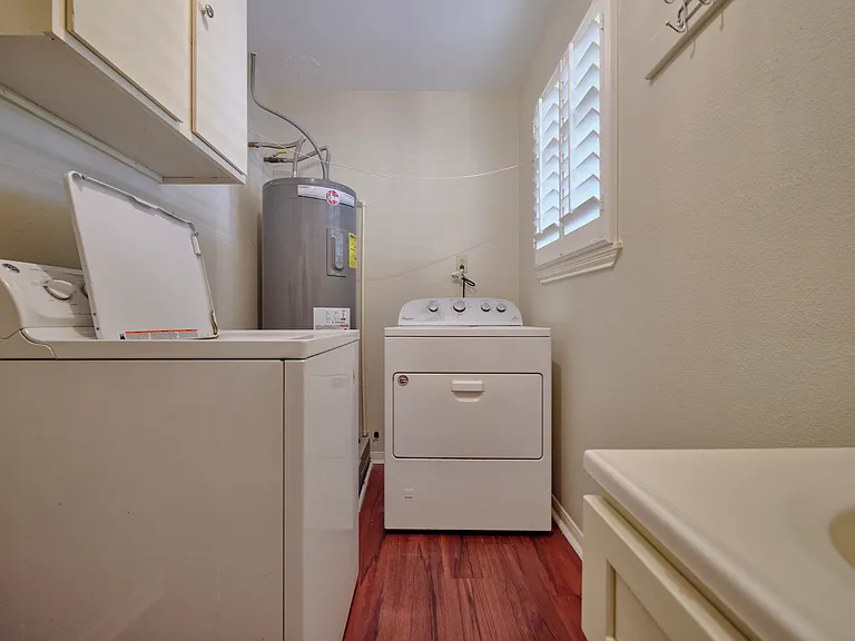 902 Clover Ridge Ave — Photo 18