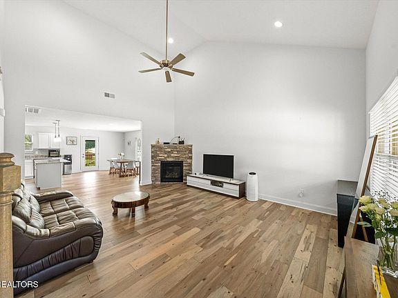 4th image of 10743 Modesto Ln