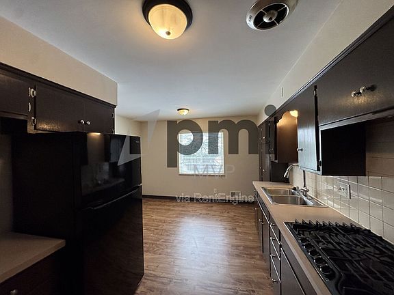 3rd image of 312 Highfield Dr