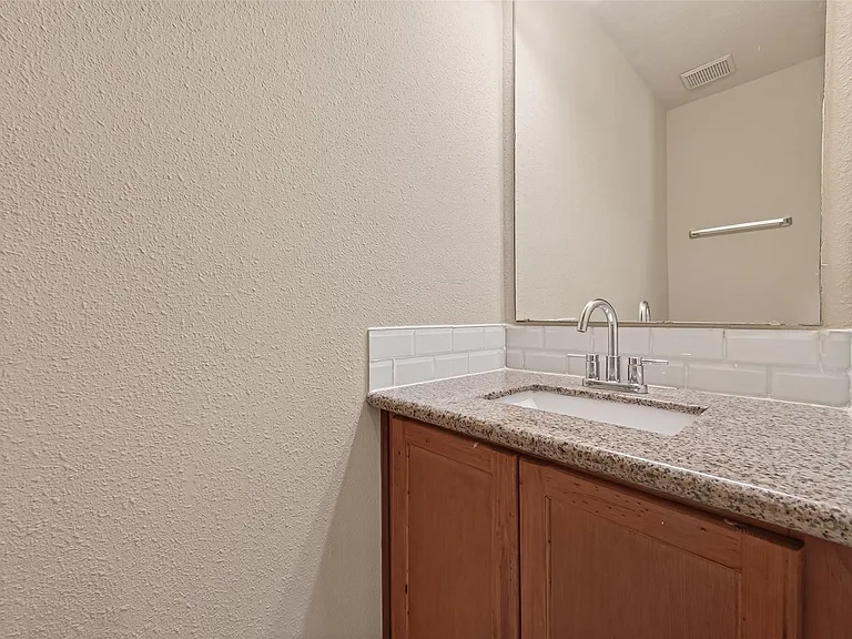 19710 Twin Canyon Ct — Photo 17