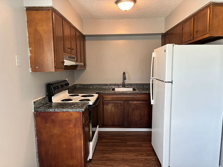 4405 Landside Drive — Photo 6