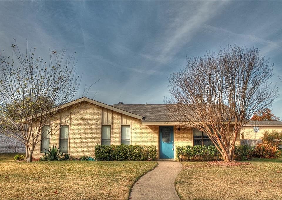 1st image of 3205 Oak Vista Dr