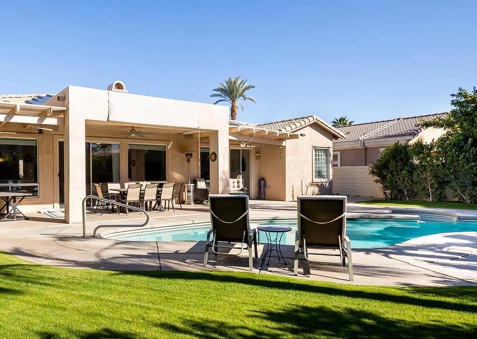 1st image of 40741 Avenida Solana