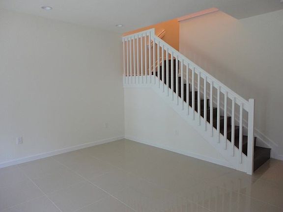 4th image of 12130 Village Pl