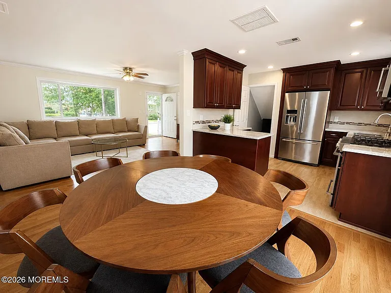 1117 Darlene Ave — Photo 4