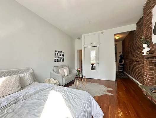 Rented by Corcoran | media 7