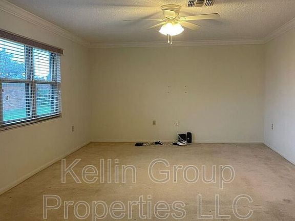 2nd image of 683 Lake Carolyn Cir