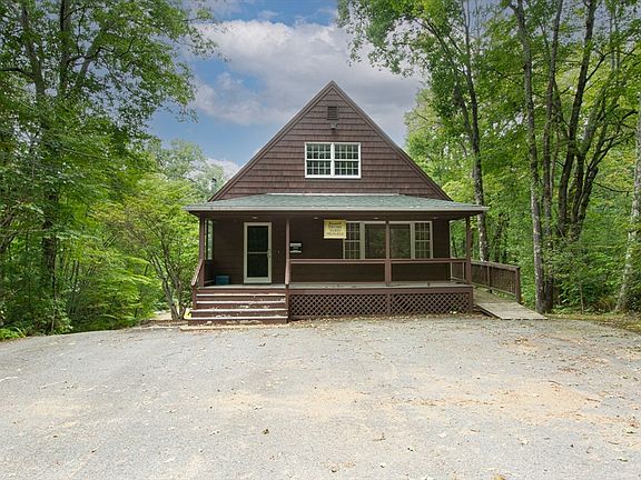 3rd image of 926 Old Turnpike Rd