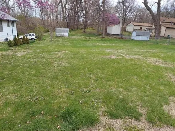 10809 E Ohio St, Independence, MO 64054