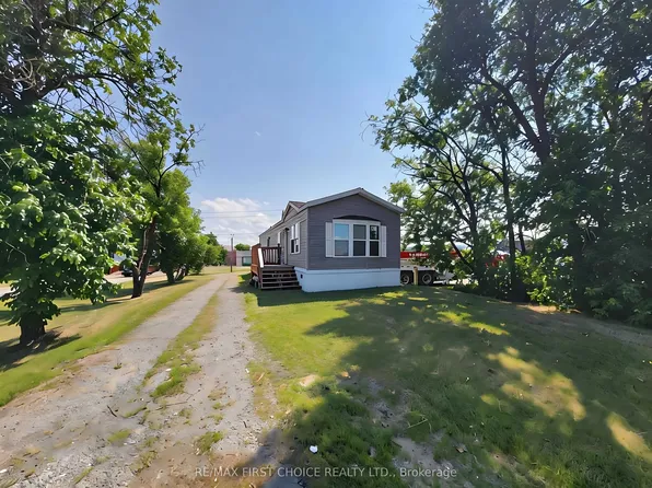 75 Coral St, Emo, ON P0W 1E0