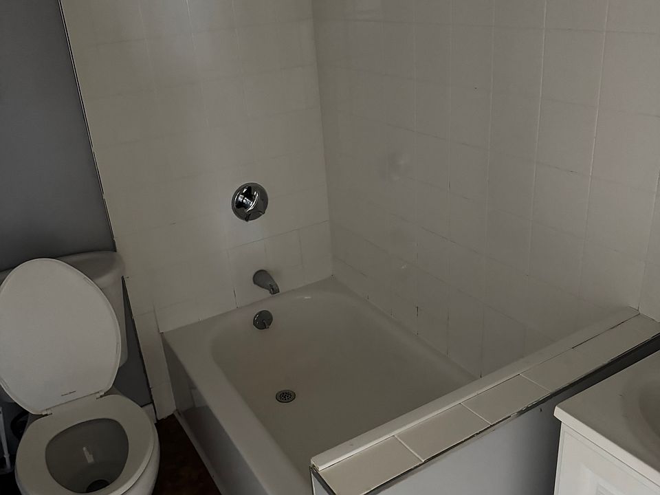 1st image of 14 & 22 Wilbur St #3