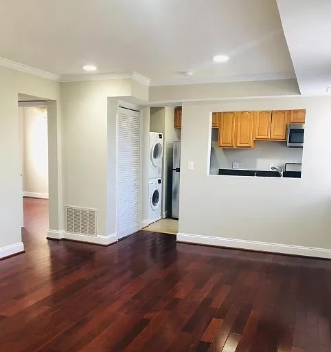 2 bed, 716 sqft, $1,255 — Photo 3