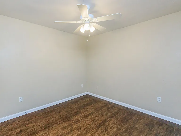 Spring Oaks Apartments — Photo 14
