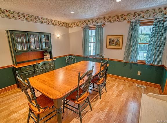 3rd image of 112 Songbird Ct