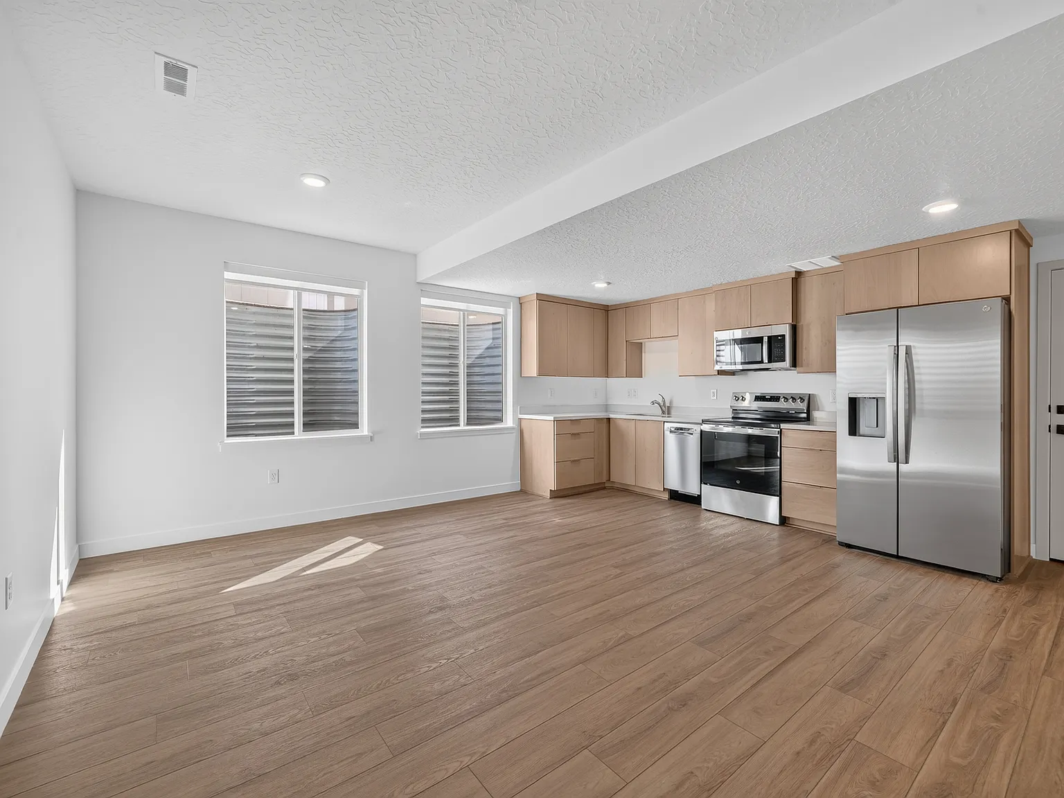 2 bed, 732 sqft, $1,499 — Photo 4