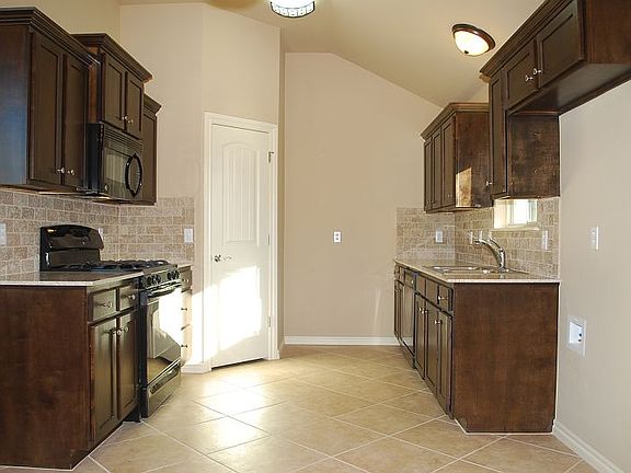 5th image of 2116 Diana Dr