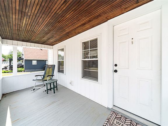 3rd image of 10 S Lyon St
