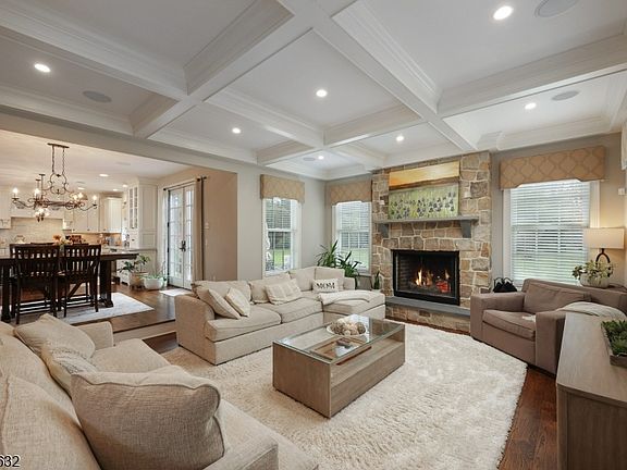 5th image of 23 Galloping Hill Rd