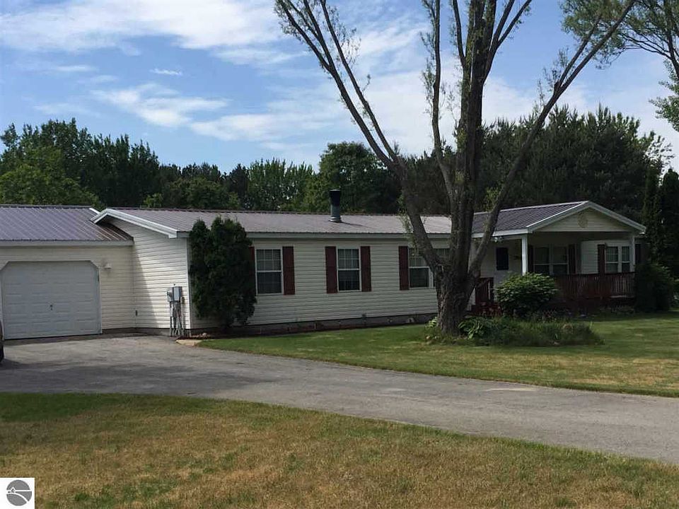 1st image of 2094 Lakes North Dr