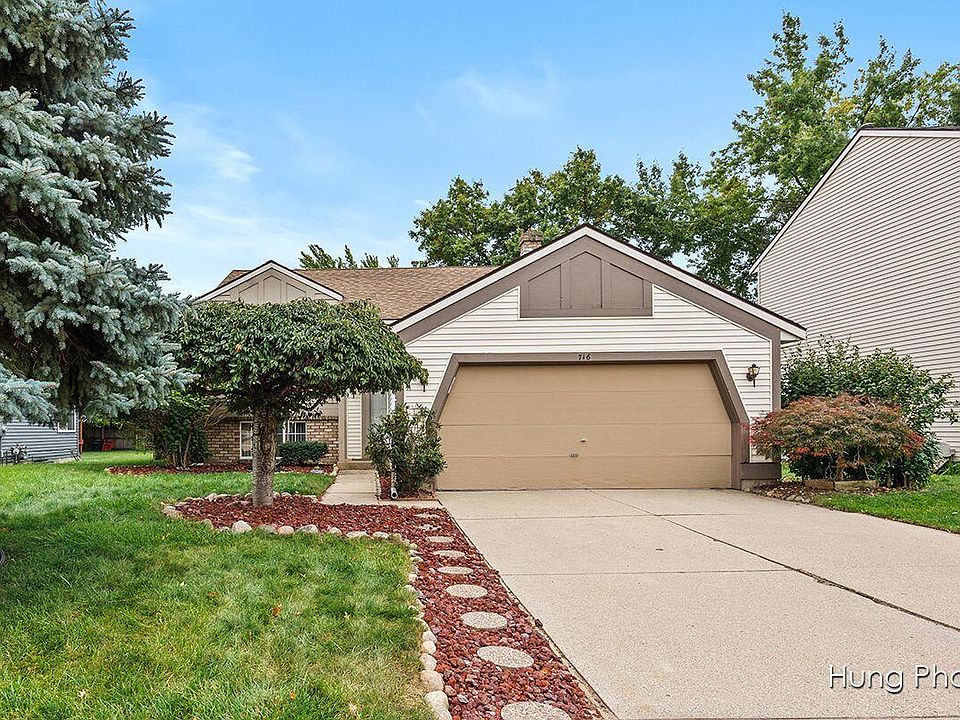 1st image of 716 Springwood Dr SE