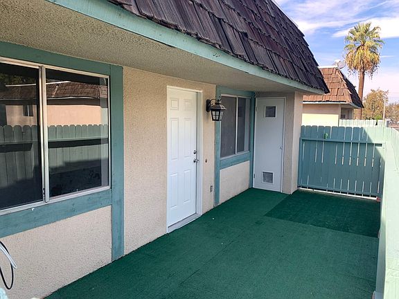 Private and Cozy Front Patio