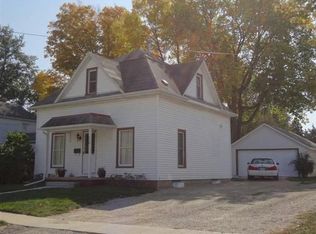 436 3rd St, Hudson, IA 50643