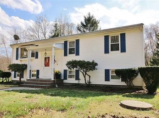 44 Stirling Dr, Glocester, RI 02857