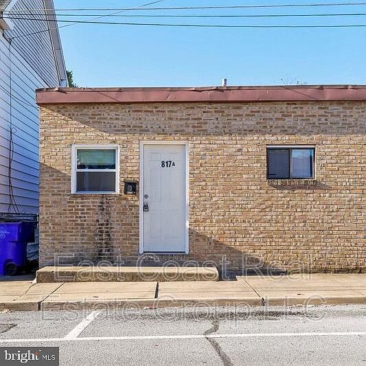1st image of 817 & 819 Dale St