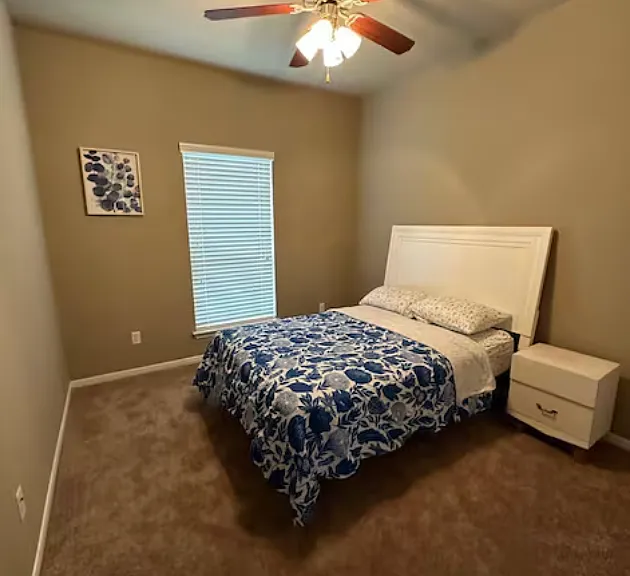 511 Parkfield Ln — Photo 4